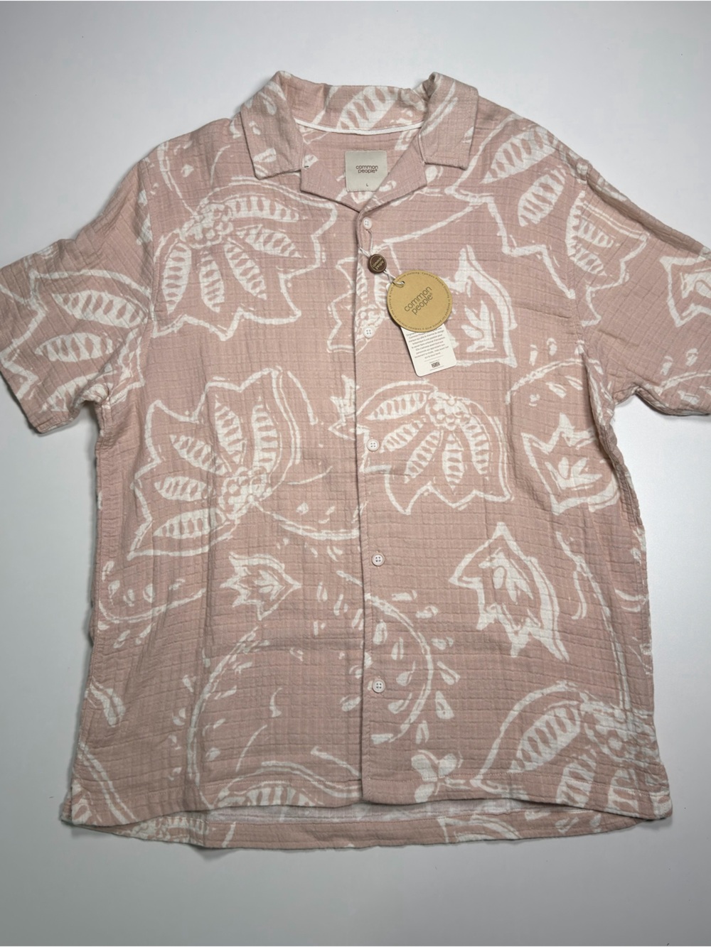 Common People L Short Sleeve Button-Up Shirt Pink And White Floral Print NWT